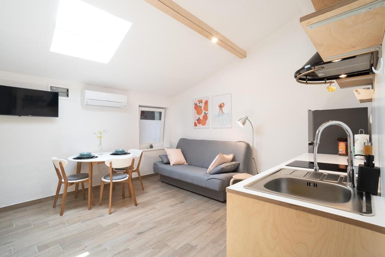 Apartments Nautilus, Nearby Beach Svetilnik Izola Ngoại thất bức ảnh