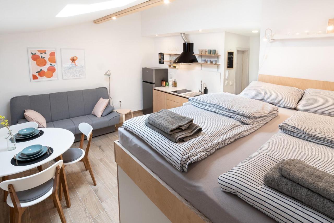Apartments Nautilus, Nearby Beach Svetilnik Izola Ngoại thất bức ảnh