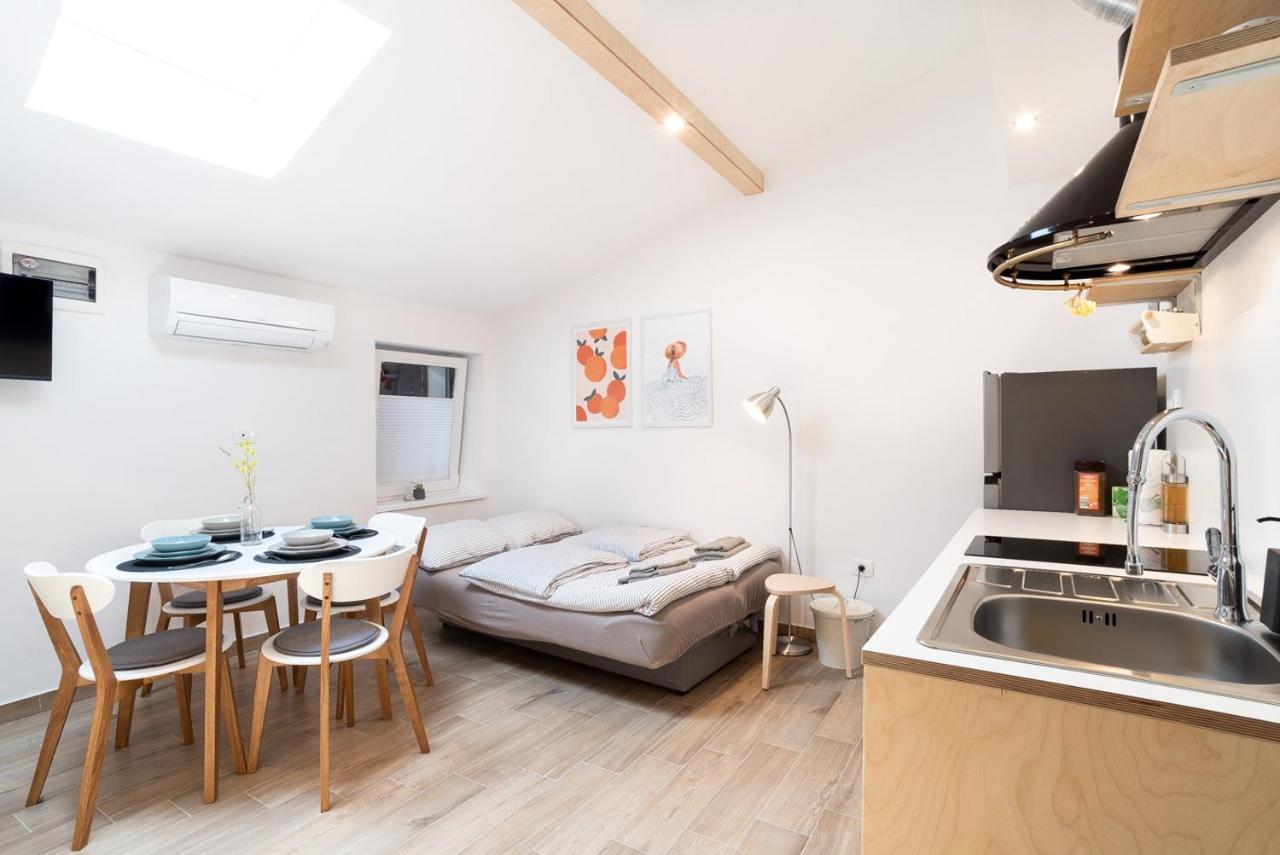 Apartments Nautilus, Nearby Beach Svetilnik Izola Ngoại thất bức ảnh