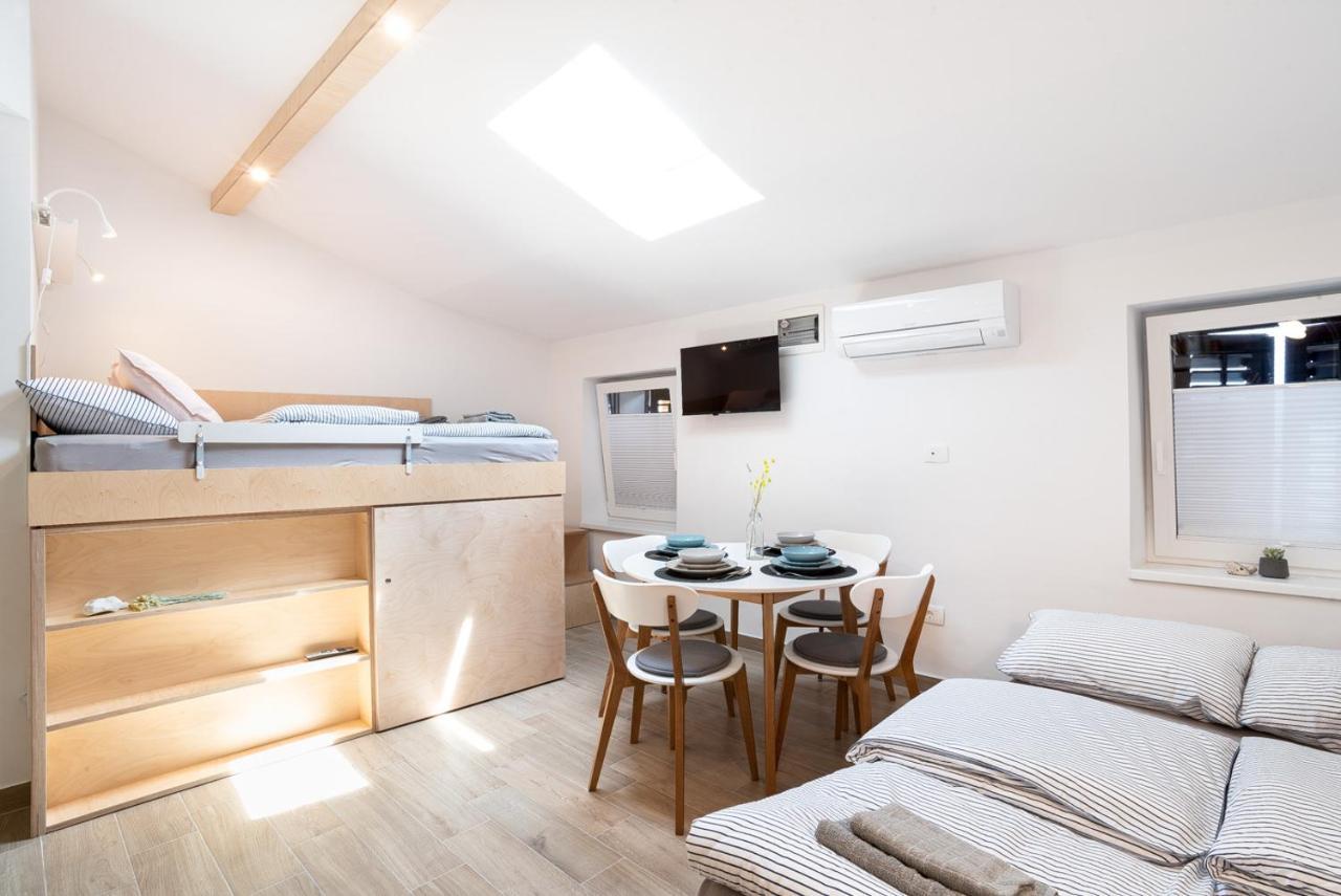 Apartments Nautilus, Nearby Beach Svetilnik Izola Ngoại thất bức ảnh