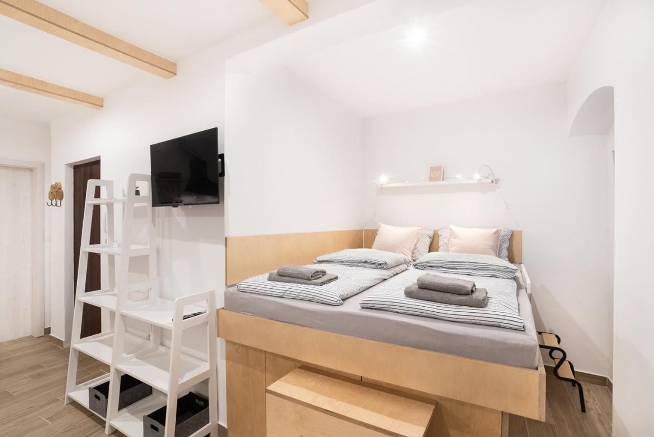 Apartments Nautilus, Nearby Beach Svetilnik Izola Ngoại thất bức ảnh