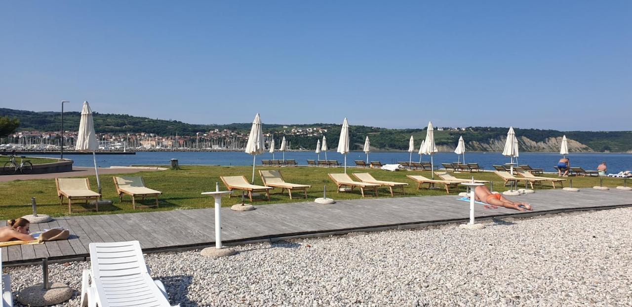 Apartments Nautilus, Nearby Beach Svetilnik Izola Ngoại thất bức ảnh